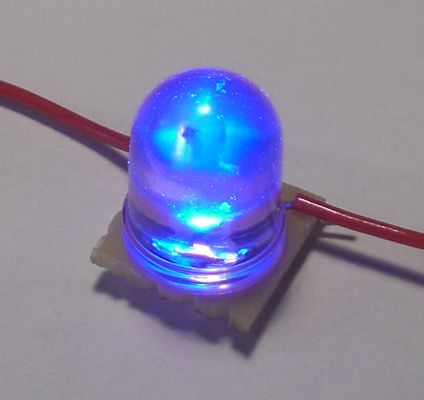 Eine blaue 10mm-LED